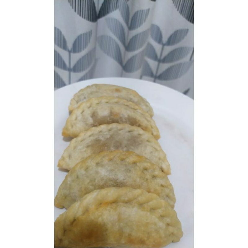 

Cireng ayam suwir pedas isi 5 pcs