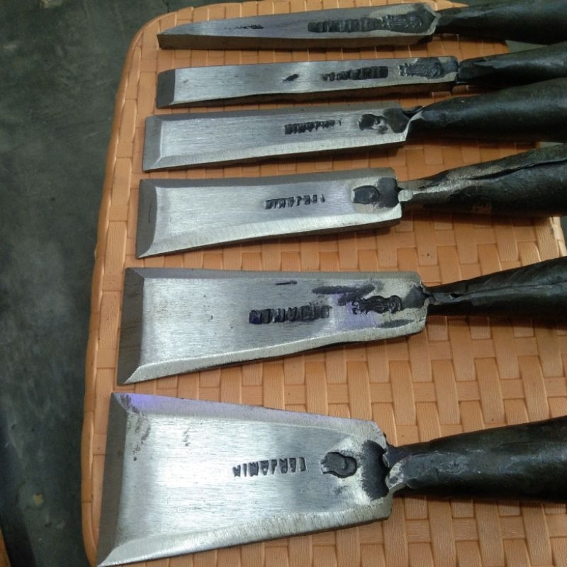 Pahat kayu tatah bobok satu set baja per perkakas tukang