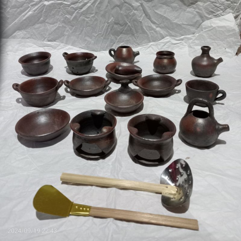 set miniatur alat masak isi 17 gerabah tanah liat