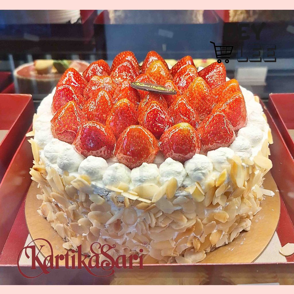 

KARTIKASARI Strawberry Cream Cheese Cake Bulat 20cm Kue Ulang Tahun Bandung