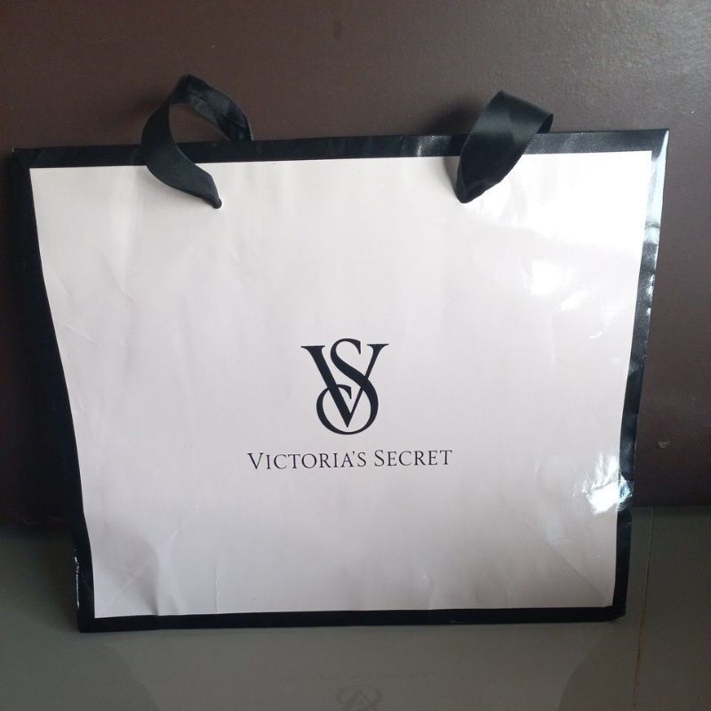 

Kantong Paper Bag Victoria's Secret VS