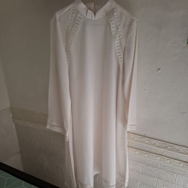 Tunik Preloved | Merek Dauky | Putih Polos | Preloved