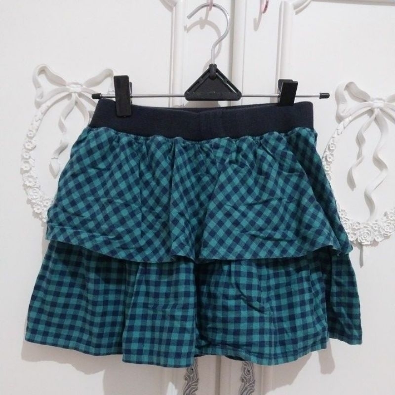 rok kotak kotak uniqlo anak