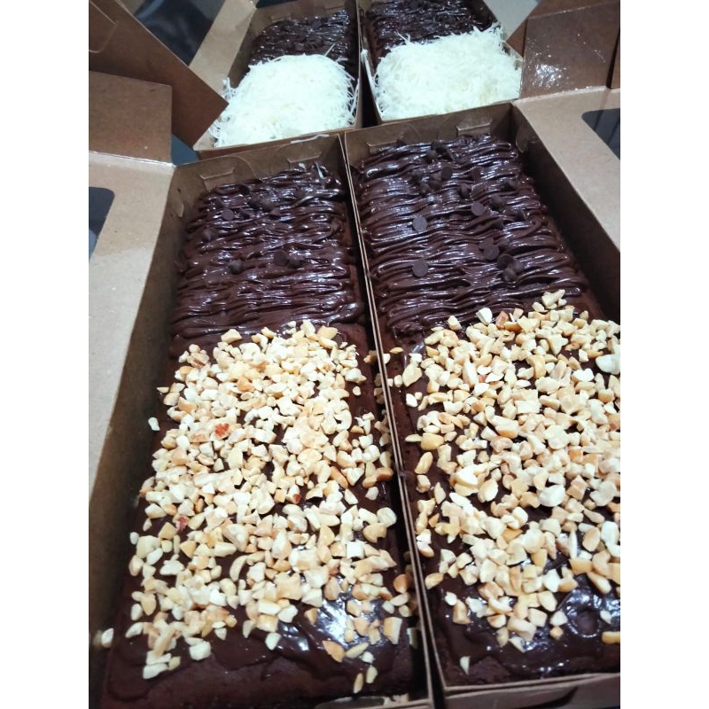 

brownies kukus ketan hitam ukuran loyang 30x10 cm