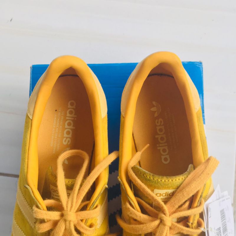 Adidas bermuda yellow gold
