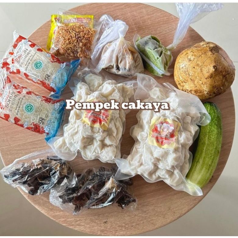 

Tekwan Lengkap (1000 gr) - Bumbu, Sedap Malam, Jamur kuping, Soun, bekuang | Tekwan Ikan Tenggiri Khas Palembang | Tekwan palembang | Tekwan porsi Rame | Tekwan Super Plus | Tekwan Siap Saji Pempek Cakaya | Tekwan Frozen - Sehat, Nikmat & Bernutrisi......