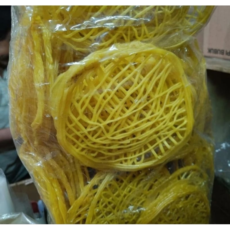 

Kerupuk mie kuning Mentah ukuran besar 500gr