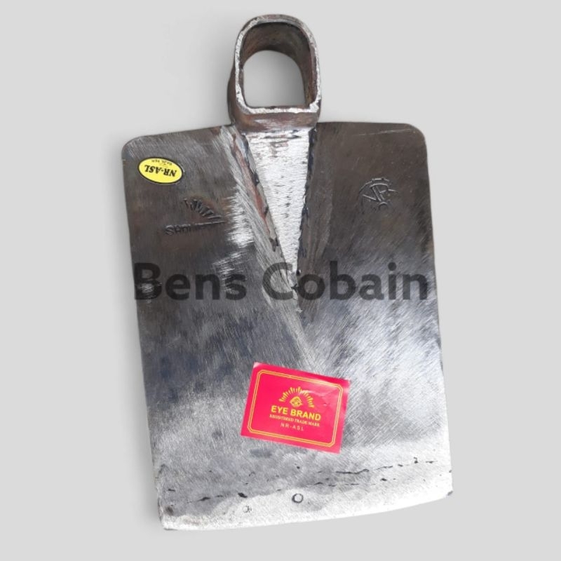 Pacul Baja Asli Cap Mata Cangkul Baja Eye Brand