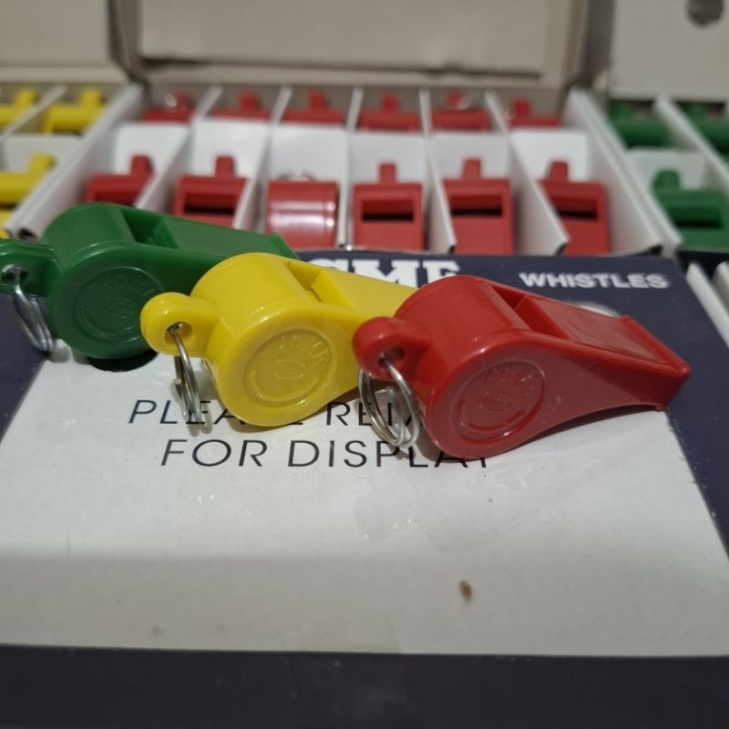 Pluit pramuka merah Pluit pamuka kuning Pluit pramuka hijau