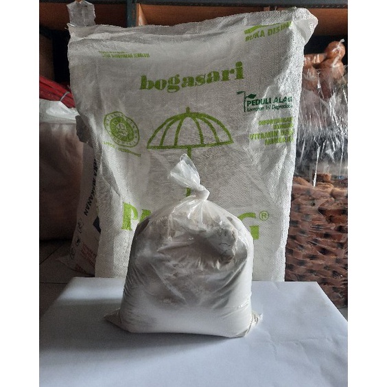 

Murah Gembira Tepung terigu cap payung 1Kg