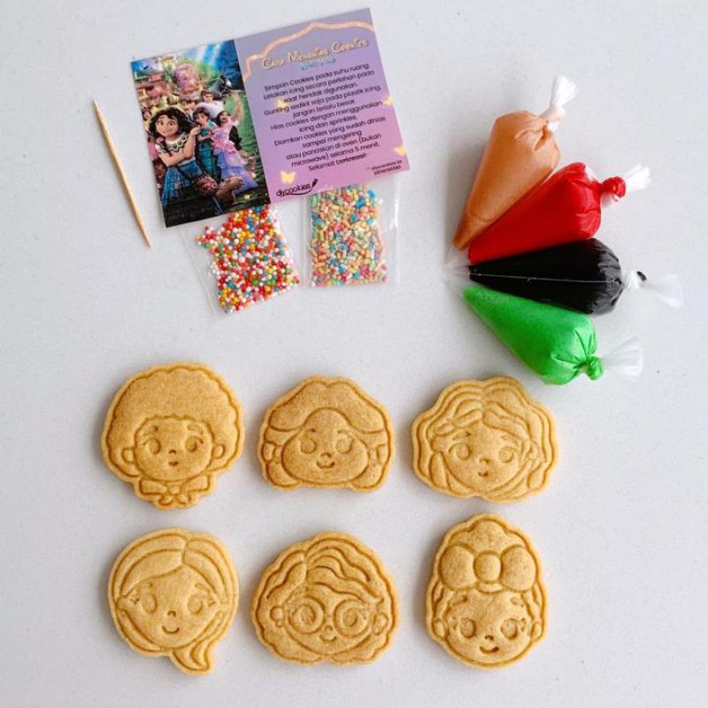 

Encanto DIY Cookies Kit Aktivitas menghias cookies Kado Ulangtahun encanto Hampers ulangtahun encanto goodiebag ulangtahun encanto cookies encanto disney hampers ultah anak kado ultah anak goodiebag ultah anak decorating cookies hias kadi anak