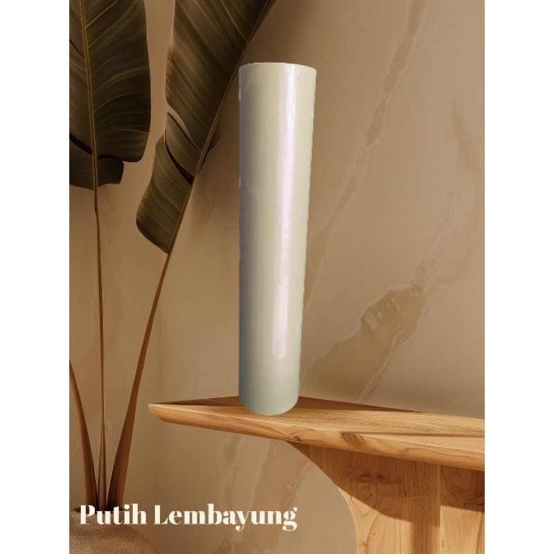 Skotlet putih lembayung efek ungu