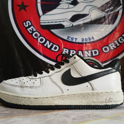 (sepatu second) NIKE AIR FORCE 1 Low White Black