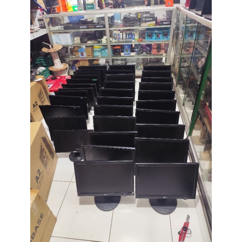 lcd monitor 17 inci wide secon