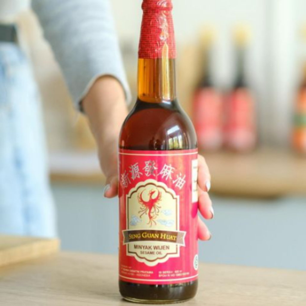 

Minyak Oil Seng Guan Huat 620ml / Minyak Wijen Burung Phonex 620ml