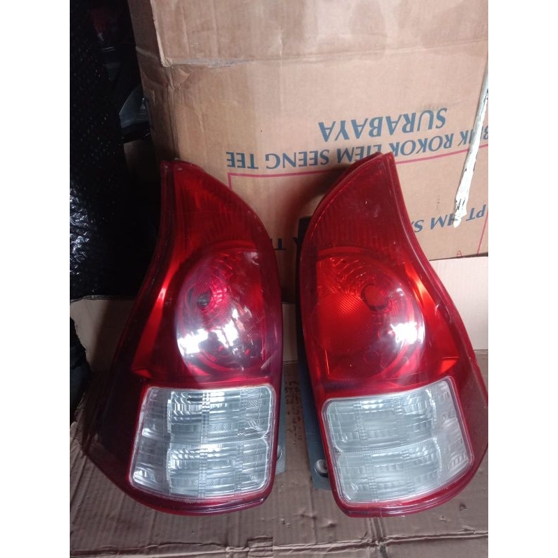 stoplamp avanza xenia 2012 2015