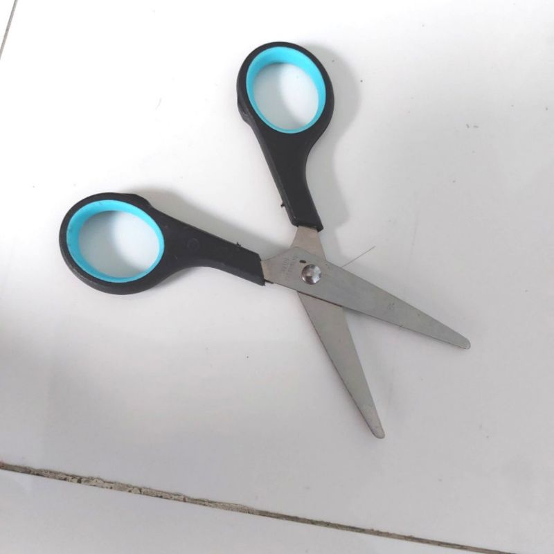 

gunting jembut / gunting brengos serbaguna