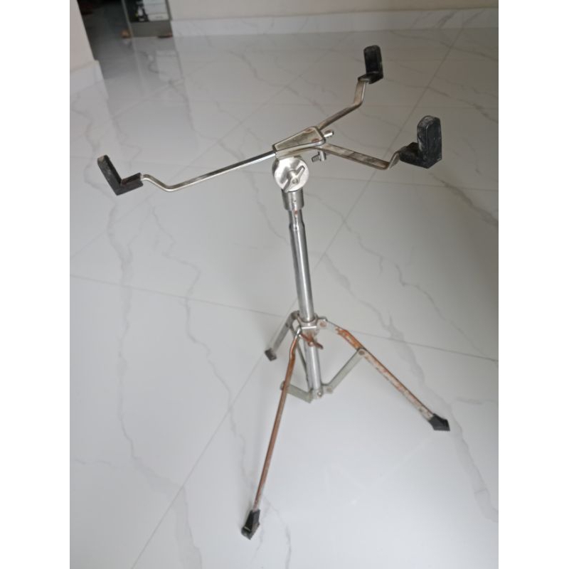 Stand Snare Drum 12/13  inchi bekas.Tidak bisa setel tinggi rendah