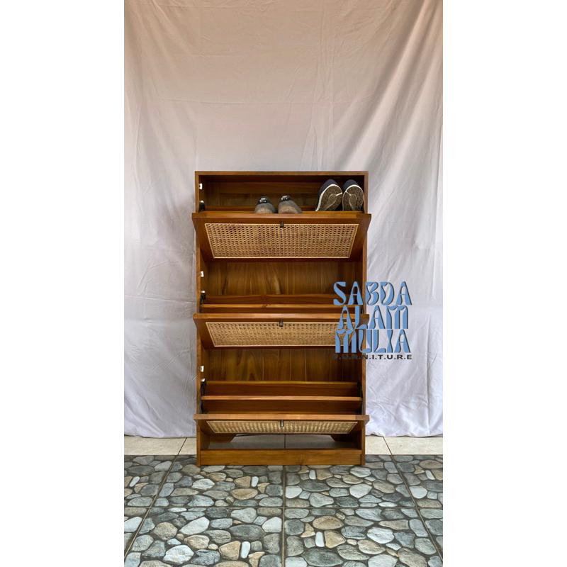 rak sepatu lemari cabinet drawer sepatu jati kombinasi rotan