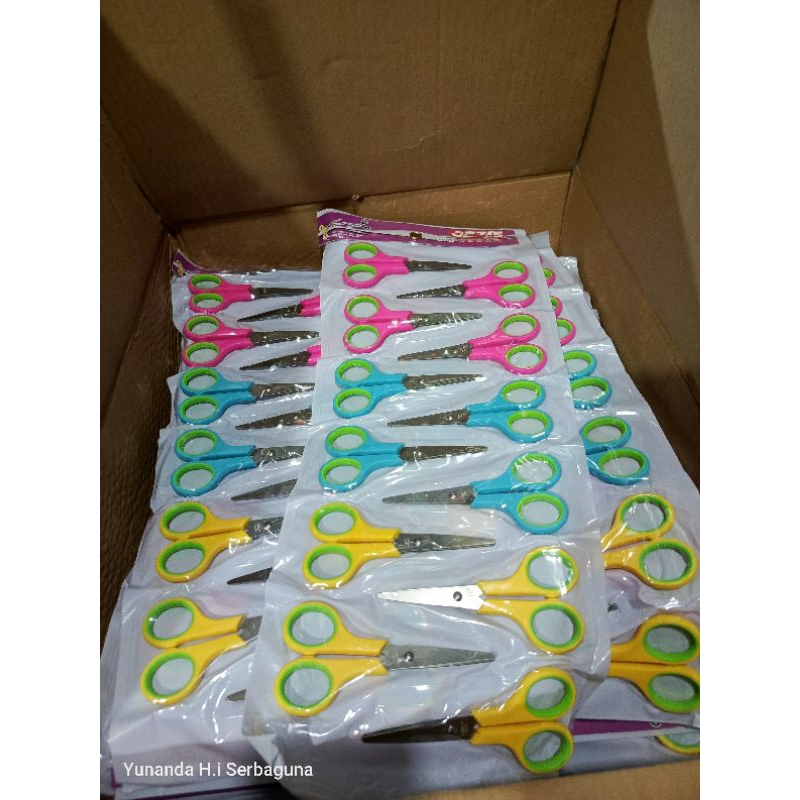 

Gunting Kecil # isi 12 pcs