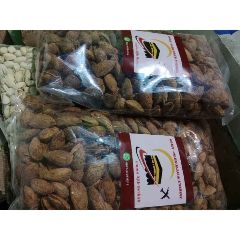

Kacang Almond