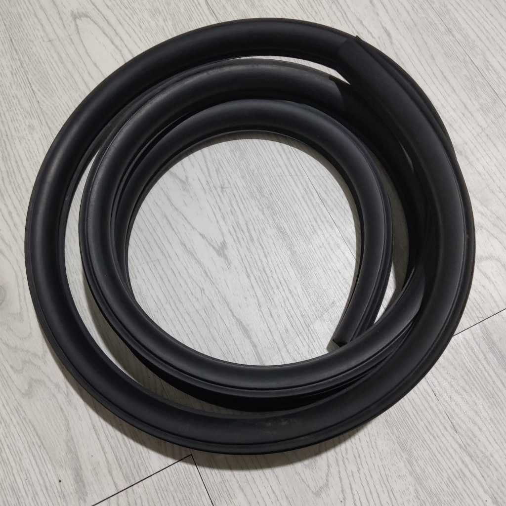 Peredam Karet Kaca Belakang Mobil Suzuki Carry ST20