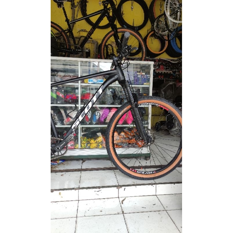 Xtrada 8 Size L ban 27.5