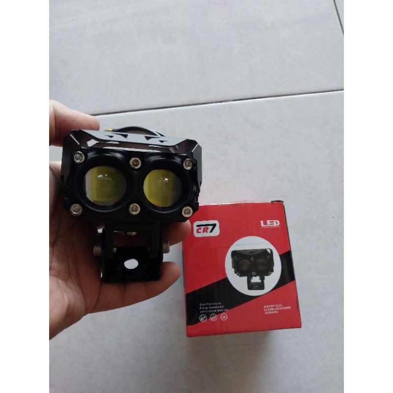 Led sorot/tembak motor/mobil 2 warna merek Cr7.