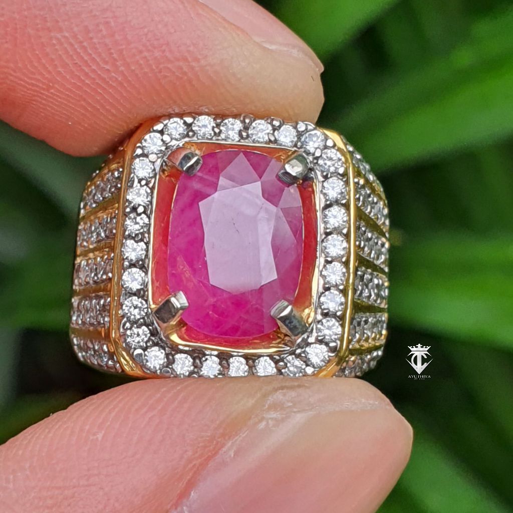 Batu Permata Natural Purplish Red Ruby Madagascar 4.04 Ct CGL Lab Memo