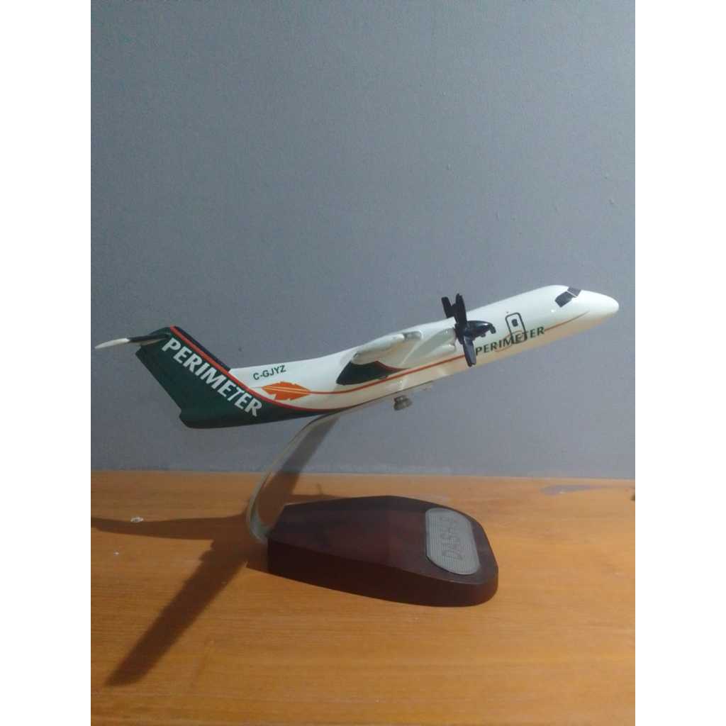 Diecast Perimeter Aviation De Havilland Canada Dash 8-300 Reg C-GJYZ Scale 1:76