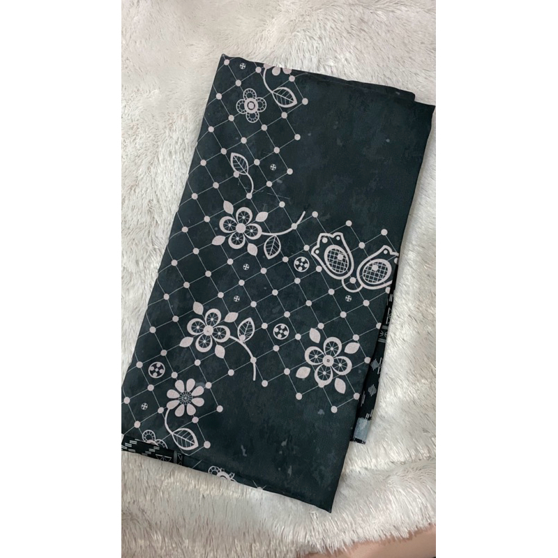 PRELOVED HIJAB SEGIEMPAT ZOYA