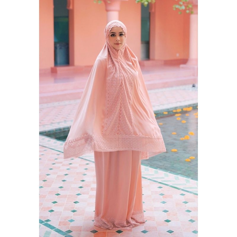 Buttonscarves - Signature Lace Prayer Robe Peach