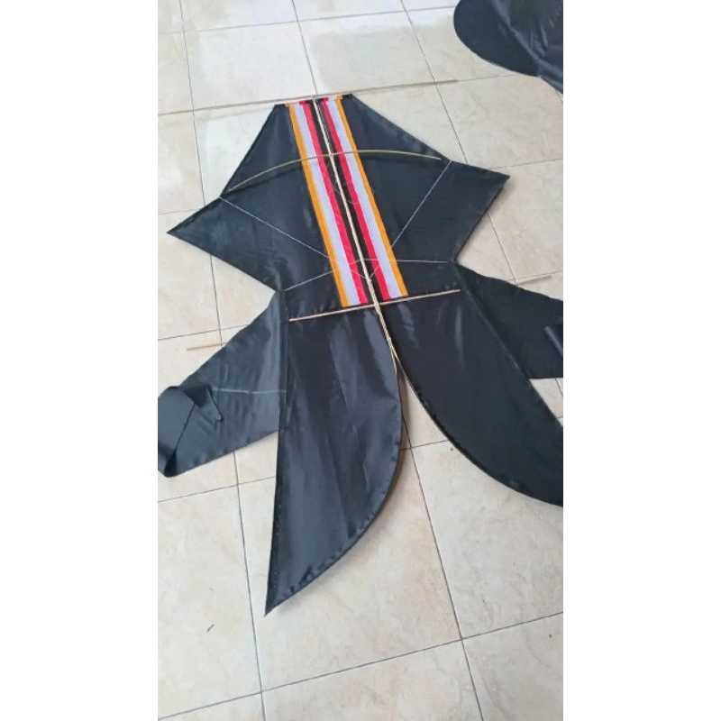 Layangan bebean kain semi knockdown uk 1m + tali goci, pita sendaren dan kabel ties