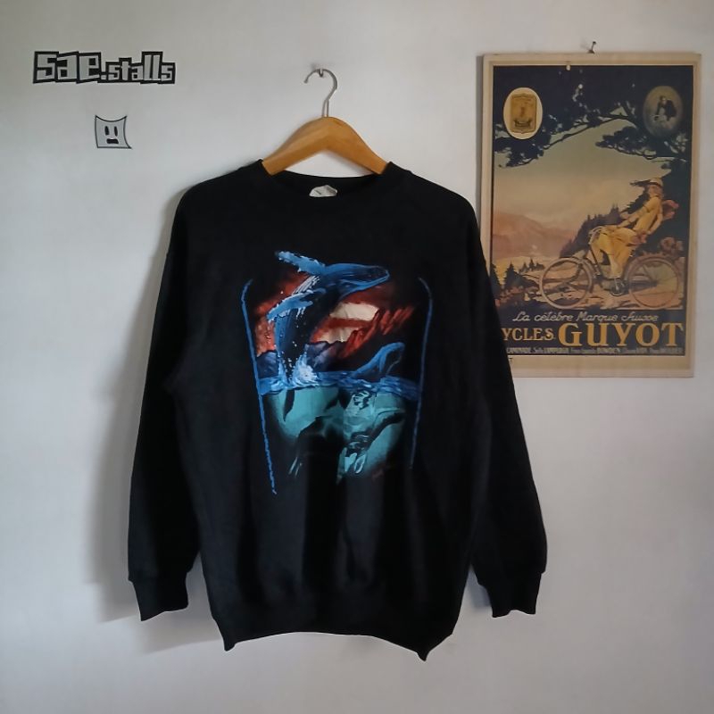 Vintage 3D Emblem Whale Crewneck