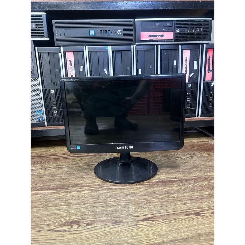 Led monitor LG Dan samsung 16 inc widescreen berkualitas banget