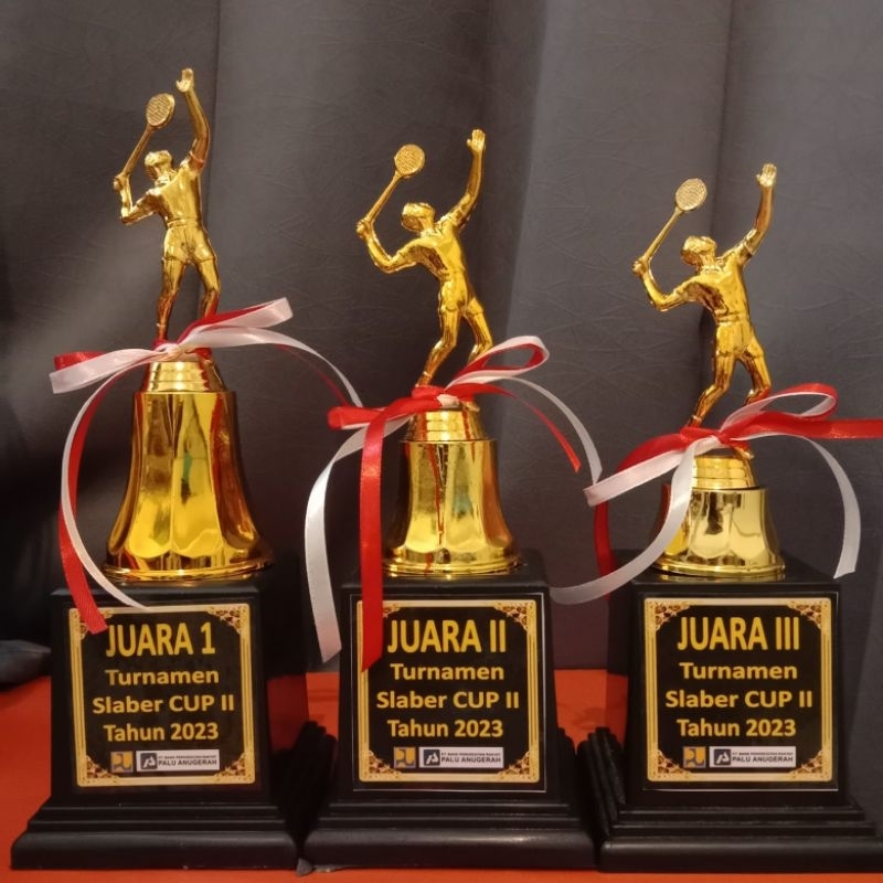 piala badminton 1 set