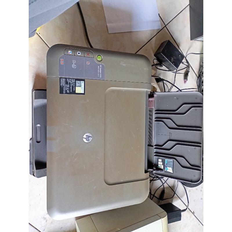 hp deskjet 1050 print scan copy  nyala apadanya