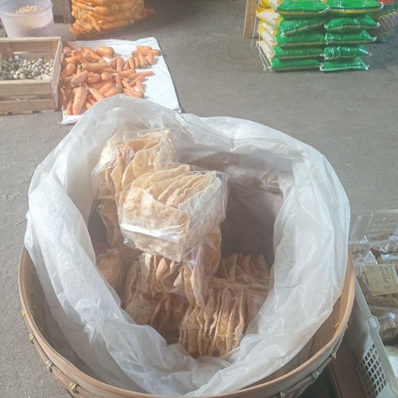 

kerupuk beras matang/mentah