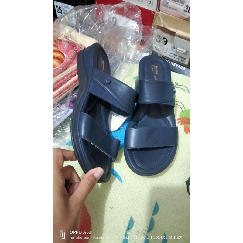 sandal wedges bata navi