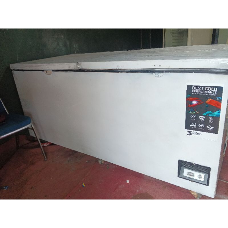 Freezer box gea 900L second bekas