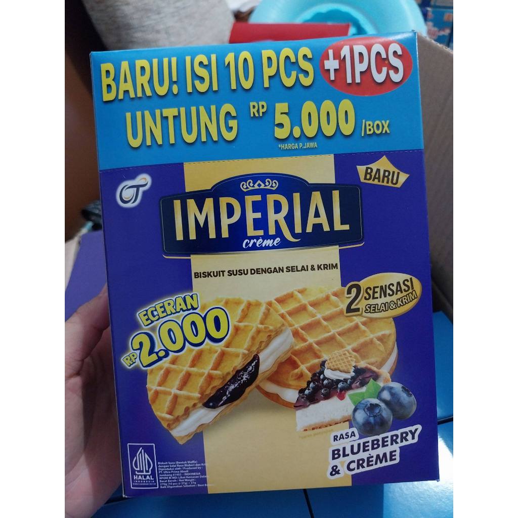 

Wafer Imperial Creme Biskuit susu Rasa Blueberry & Creme 1box / 10 pcs