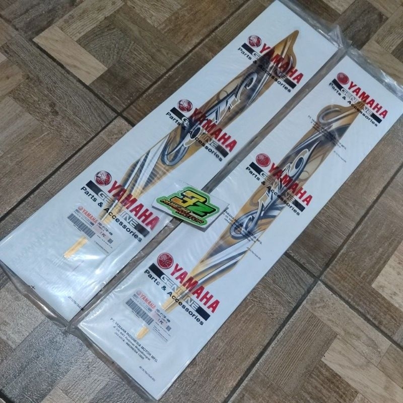 Stiker striping graphic grafik body belakang atas kiri kanan mio sporty smile 28D kuning gold emas d