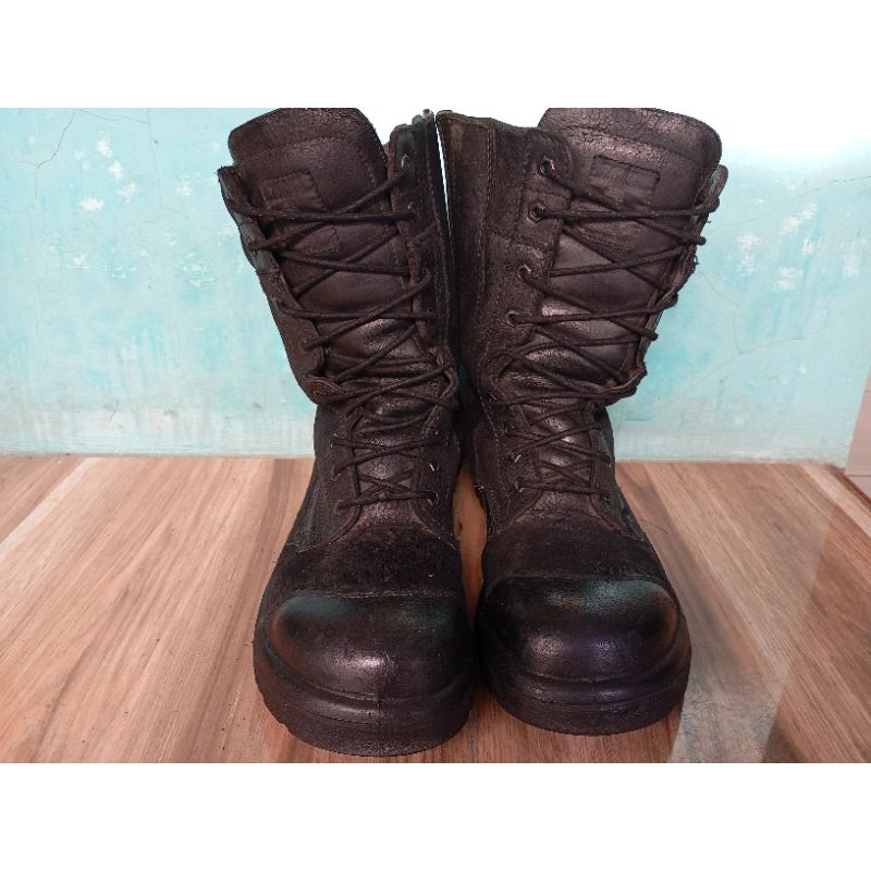 Sepatu safety pdl pemadam merk Cobra Taipan second