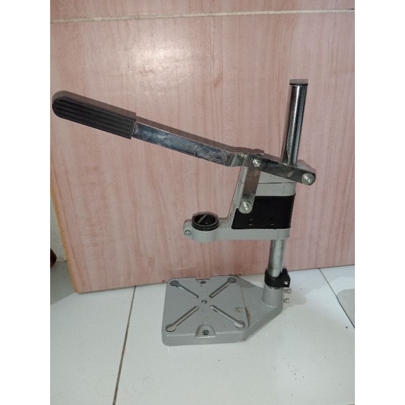 Dudukan bor bekas/preloved