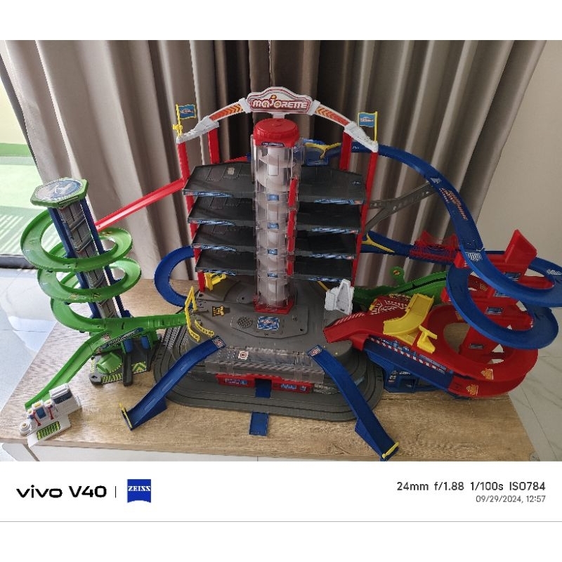 Majorette Super City Garage Playset / Majorette Super city Garage / Majorette Ultimate Garage