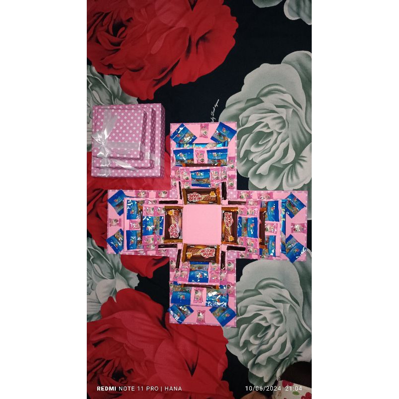 

explotion box snack kosong