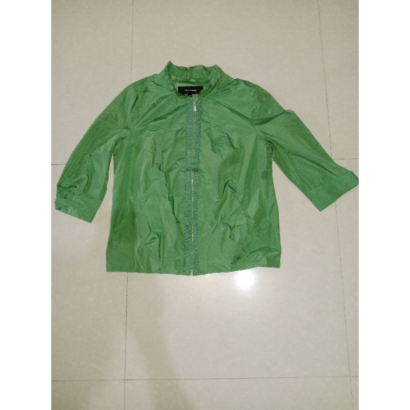 jaket running second