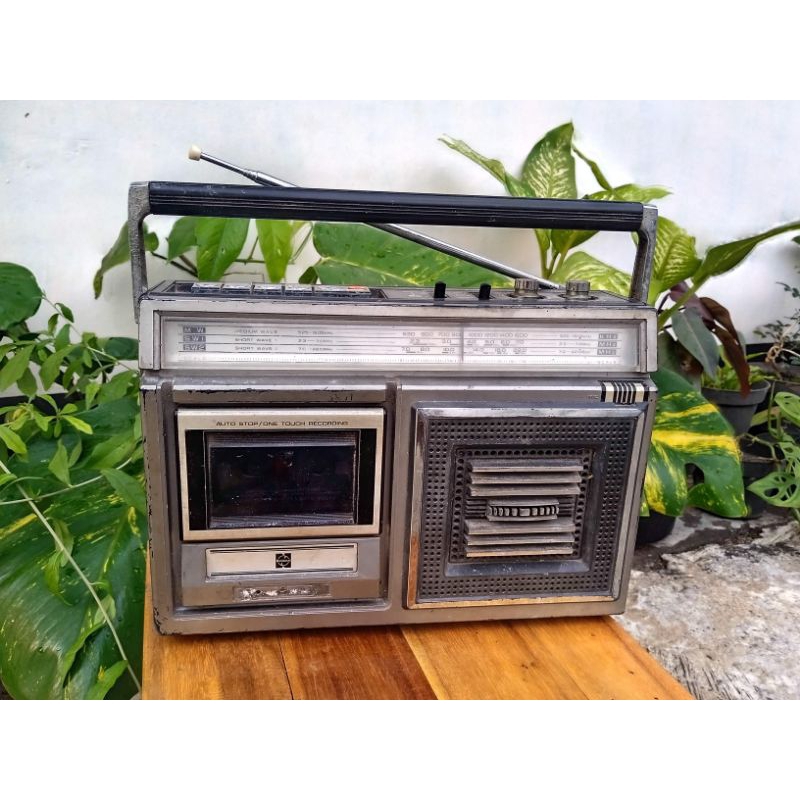 radio tape jadul national display