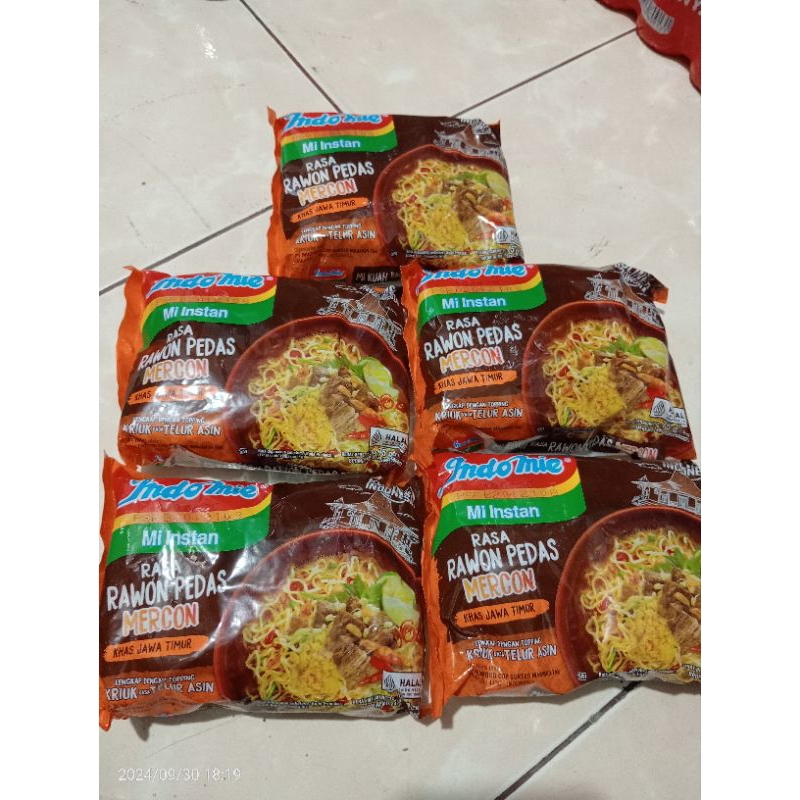 

MIE INDOMIE// RASA KUAH RAWON PEDAS