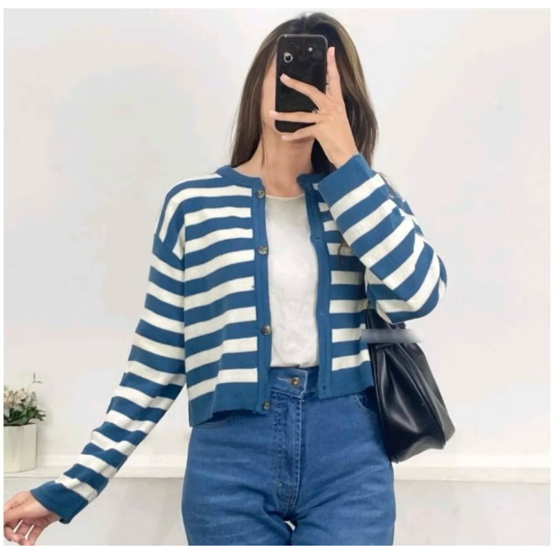 Sweater Rajut Wanita Atasan Motif Garis